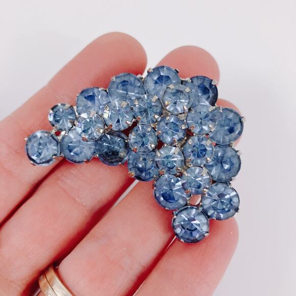 VTG 40s Powder Blue Prong Set Rhinestone Crescent Brooch, MCM Pin 1950s - 1960s - Picture 3 of 7